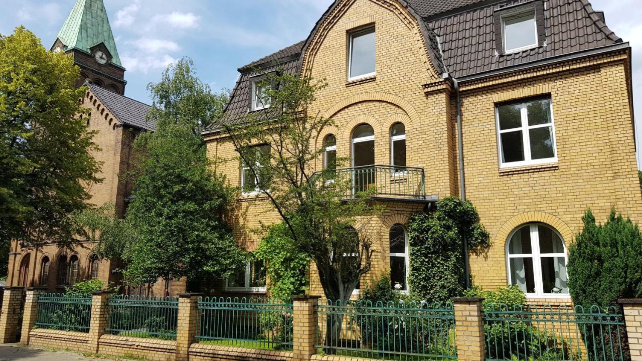 Altes Pfarrhaus Apartment Oberhausen  Bagian luar foto